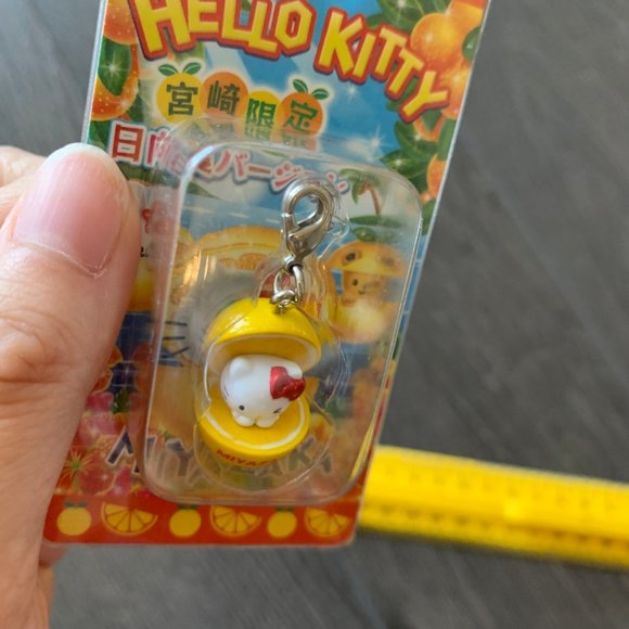 HELLO KITTY LEMON CELL CHARM MIYAZAKI 2006 - Picture 7 of 7